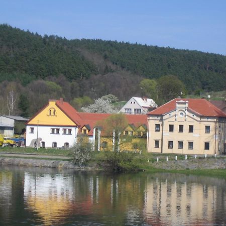 Penzion Patak Kamyk nad Vltavou Exteriör bild